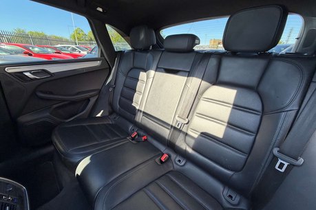 Porsche Macan 3.0 TD V6 S SUV 5dr Diesel PDK 4WD Euro 6 (s/s) (258 ps) 36