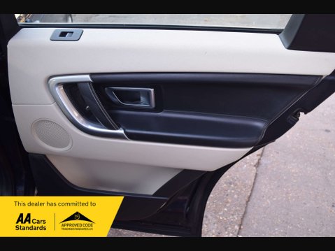 Land Rover Discovery Sport 2.0 Discovery Sport Luxury HSE TD4 Auto 4WD 5dr 34