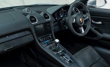 Porsche 718 Boxster Spyder 17