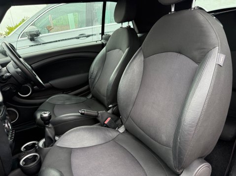 Mini Convertible COOPER CONVERTIBLE 11