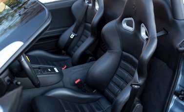 Ferrari 550 Barchetta Pininfarina 12