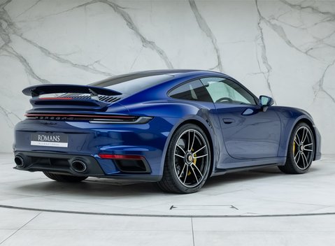 Porsche 911 Turbo S (992) 3