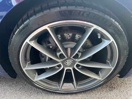 Porsche 911 3.0 992 Carrera Coupe 2dr Petrol PDK Euro 6 (s/s) (385 ps) 18