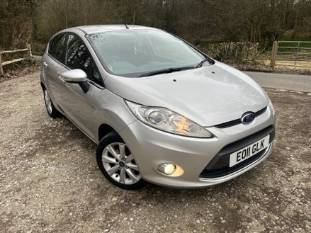 2011 FIESTA ZETEC 1.25 PETROL 5DR 5 SPEED MANUAL. ULEZ COMPLIANT. YEAR 2011 11... photo