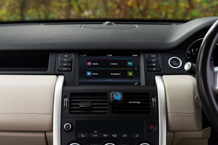 Land Rover Discovery Sport TD4 HSE LUXURY 21