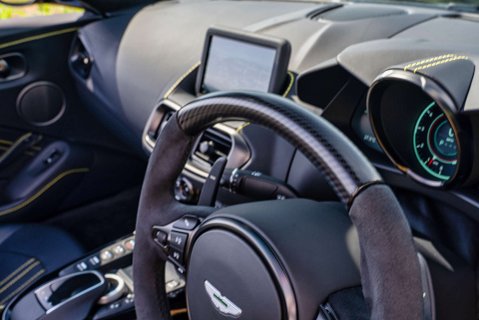 Aston Martin Vantage Roadster 12