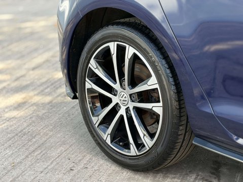 Volkswagen Golf 1.5 Golf R-Line TSi Evo 5dr 7
