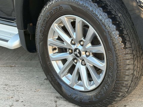 Mitsubishi L200 2.4 L200 Warrior DI-D 4WD 5