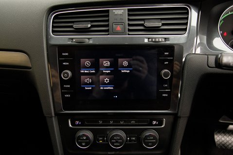 Volkswagen Golf E-GOLF 18