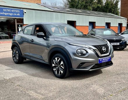 Nissan Juke 1.0 Juke Acenta Premium DiG-T 5dr 4
