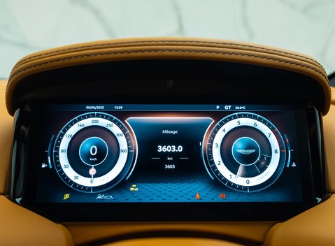 Aston Martin DB12 V8 18