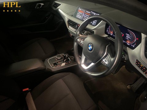 BMW 1 Series 1.5 118i SE (LCP) Hatchback 5dr Petrol DCT Euro 6 (s/s) (136 ps) Air Con 12