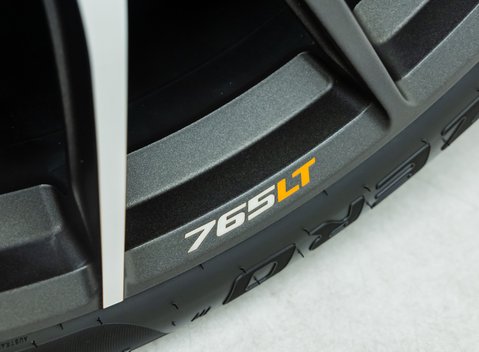 McLaren 765LT 36