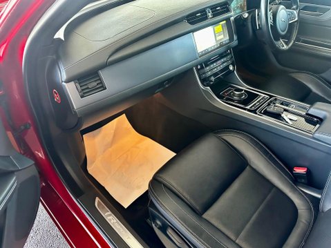 Jaguar XF 2.0d R-Sport Auto AWD Euro 6 (s/s) 4dr 58