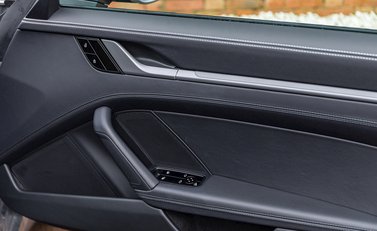 Porsche 911 Carrera S (992) 21