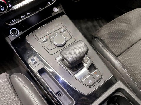 Audi Q5 2.0 TDI 40 Black Edition SUV 5dr Diesel S Tronic quattro Euro 6 (s/s) (190 17