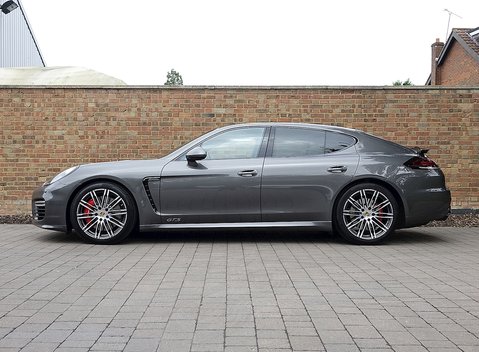 Porsche Panamera GTS 7