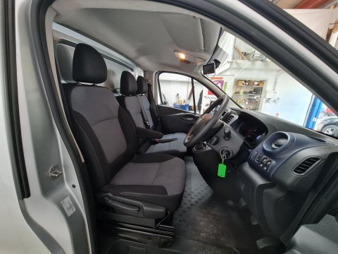 Vauxhall Vivaro Part Camper Conversion 26