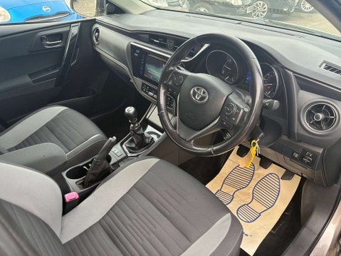Toyota Auris 1.6 D-4D Business Edition Touring Sports 5dr Diesel Manual Euro 6 (s/s) (11 8