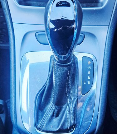 Vauxhall Astra DESIGN S/S.. AUTOMATIC.. 5 SERVICES.. BLUETOOTH.. DAB.. CRUISE CONTROL..A/C 3