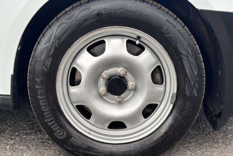 Ford Transit Connect 220 Leader DCIV Selectshift Auto - Sat Nav / 5 Seats / Rear Camera 34