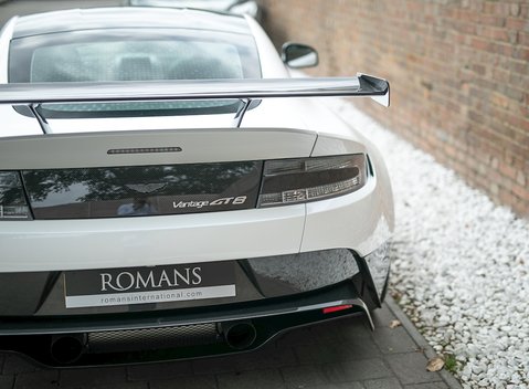 Aston Martin Vantage GT8 20