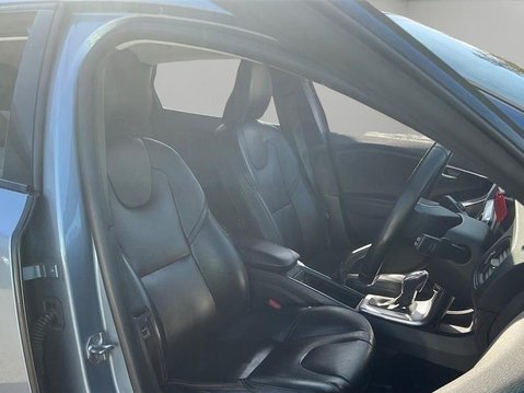 Volvo V40 1.5 T3 Pro Auto Euro 6 (s/s) 5dr 8