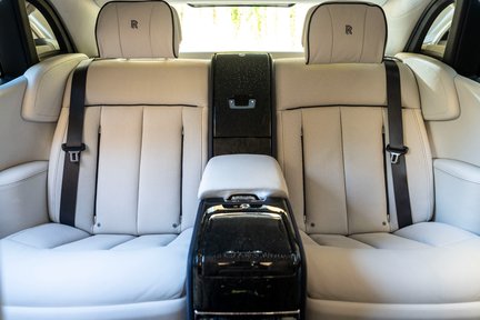 Rolls-Royce Phantom 8 24