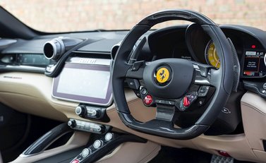 Ferrari GTC4 Lusso 11