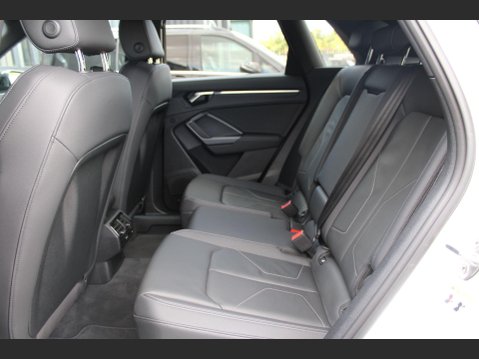 Audi Q3 TFSI S LINE BLACK EDITION 30