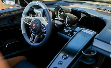 Porsche 918 Spyder Weissach 16