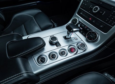 Mercedes-Benz SLS AMG 19