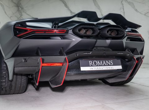 Lamborghini Revuelto 41