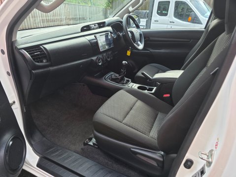Toyota Hilux ACTIVE 4WD D-4D S/C 13