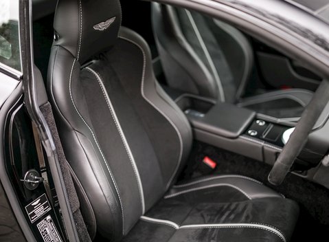 Aston Martin V12 Vantage S 12