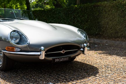 Jaguar E-Type 4.2 Roadster Series 1½ 9