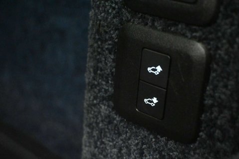 Land Rover Range Rover 4.4 Range Rover Vogue SE SDV8 Auto 4WD 5dr 58