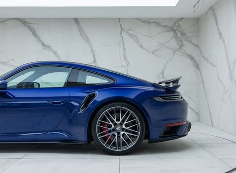Porsche 911 Turbo (992) 27