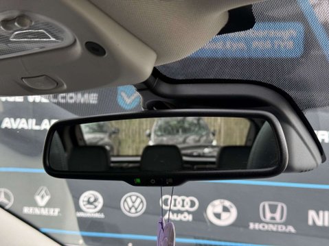 Nissan Qashqai 1.5 dCi Tekna 2WD Euro 5 (s/s) 5dr 92