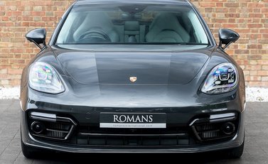 Porsche Panamera Turbo Sport Turismo 4
