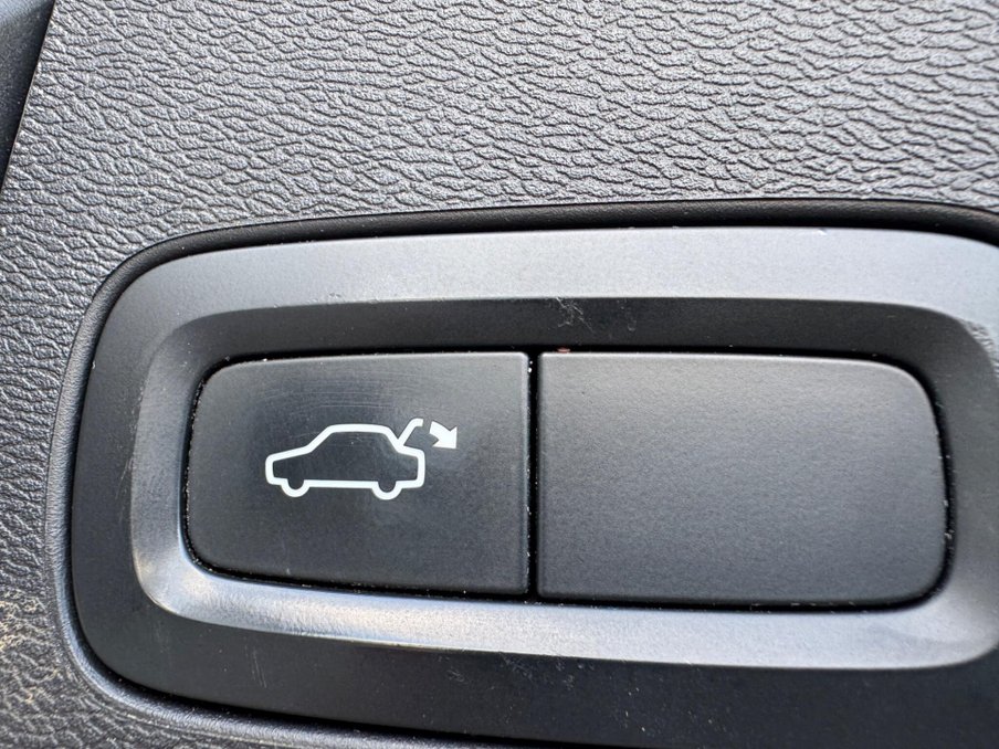 2018 Volvo XC60 — image 35