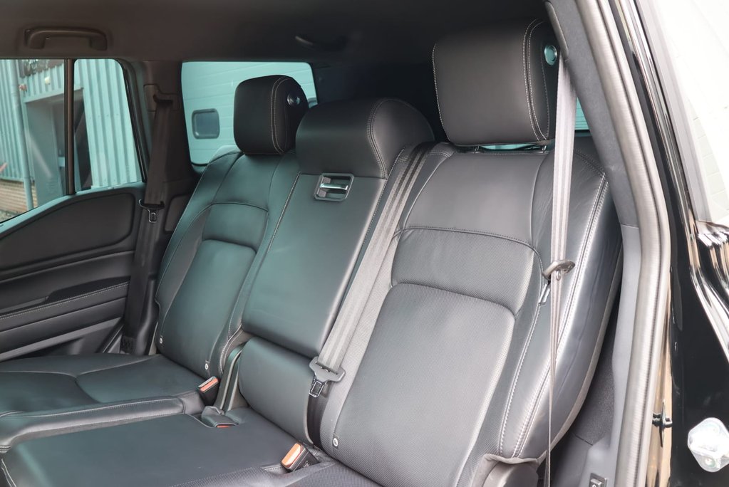 Toyota Land Cruiser COMMERCIAL WITH  REAR SEATS AND PRIVACY  24