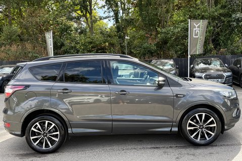 Ford Kuga ST-LINE AUTOMATIC -ONE OWNER- FORD SERVICE HISTORY - APPLE CARPLAY 5