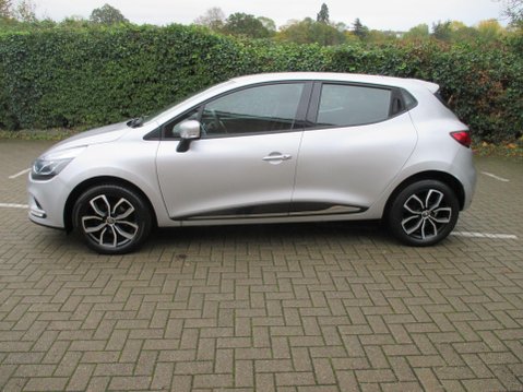 Renault Clio 0.9 TCe Play Euro 6 (s/s) 5dr 6