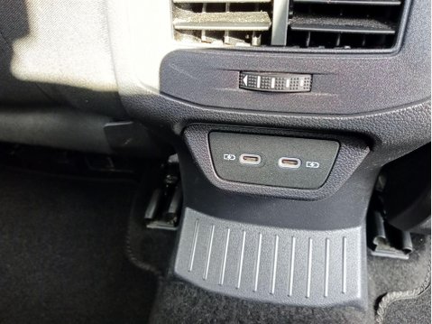 Volkswagen T-Roc 1.5 TSI EVO Design Euro 6 (s/s) 5dr 44