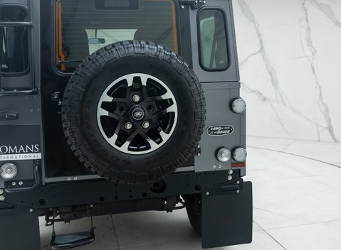 Land Rover Defender 90 ADVENTURE 28