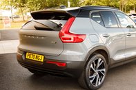 Volvo XC40 B4 R-DESIGN PRO AWD MHEV 8