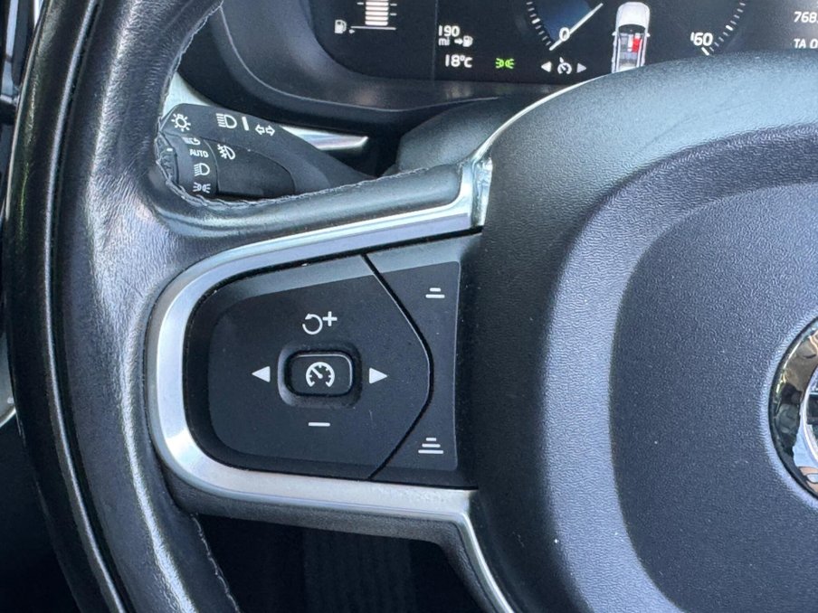 2018 Volvo XC60 — image 28