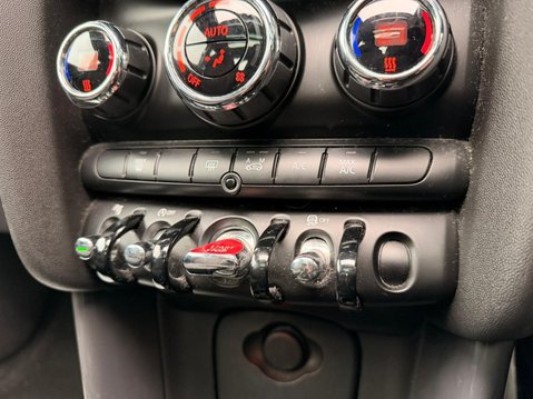 Mini Hatch 1.5 Cooper D Euro 6 (s/s) 3dr 17
