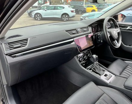 Skoda Superb 2.0 Superb Laurin & Klement Enterprise TSi Semi-Auto 5dr 17